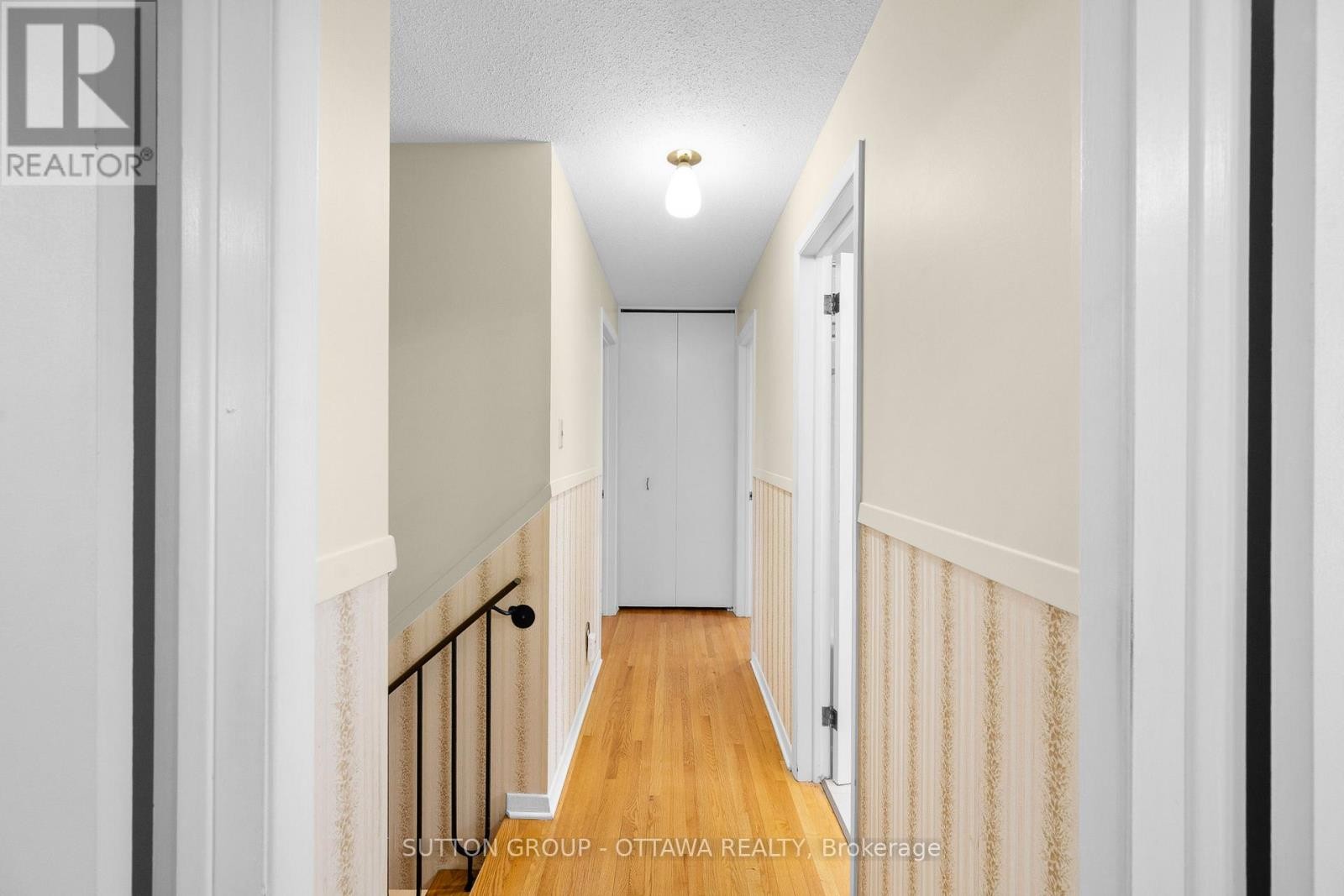 












2391 OGILVIE ROAD

,
Ottawa,




Ontario
K1J7N4

