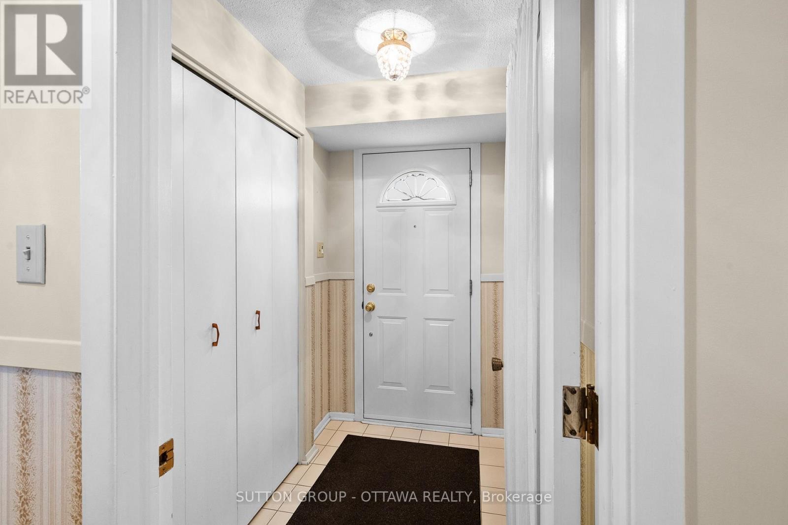 












2391 OGILVIE ROAD

,
Ottawa,




Ontario
K1J7N4


