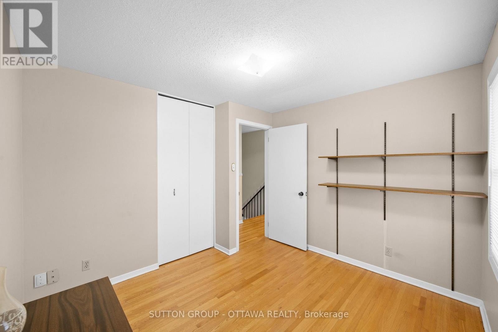 












2391 OGILVIE ROAD

,
Ottawa,




Ontario
K1J7N4

