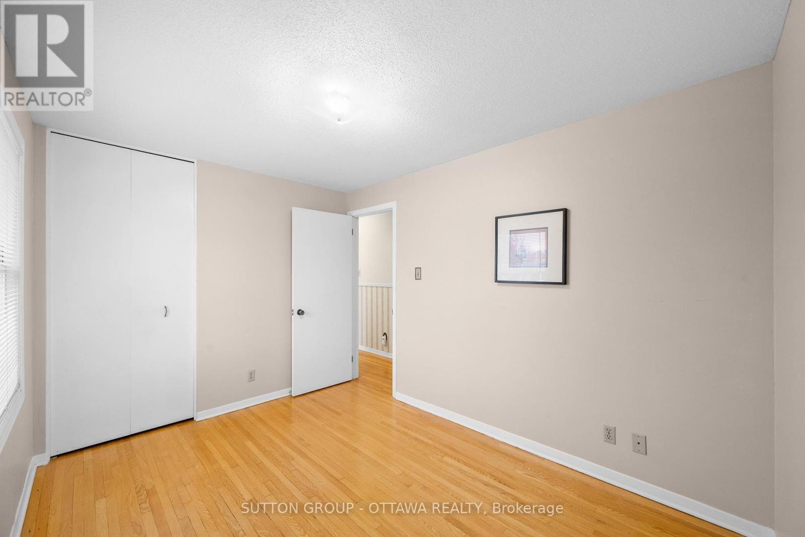 












2391 OGILVIE ROAD

,
Ottawa,




Ontario
K1J7N4

