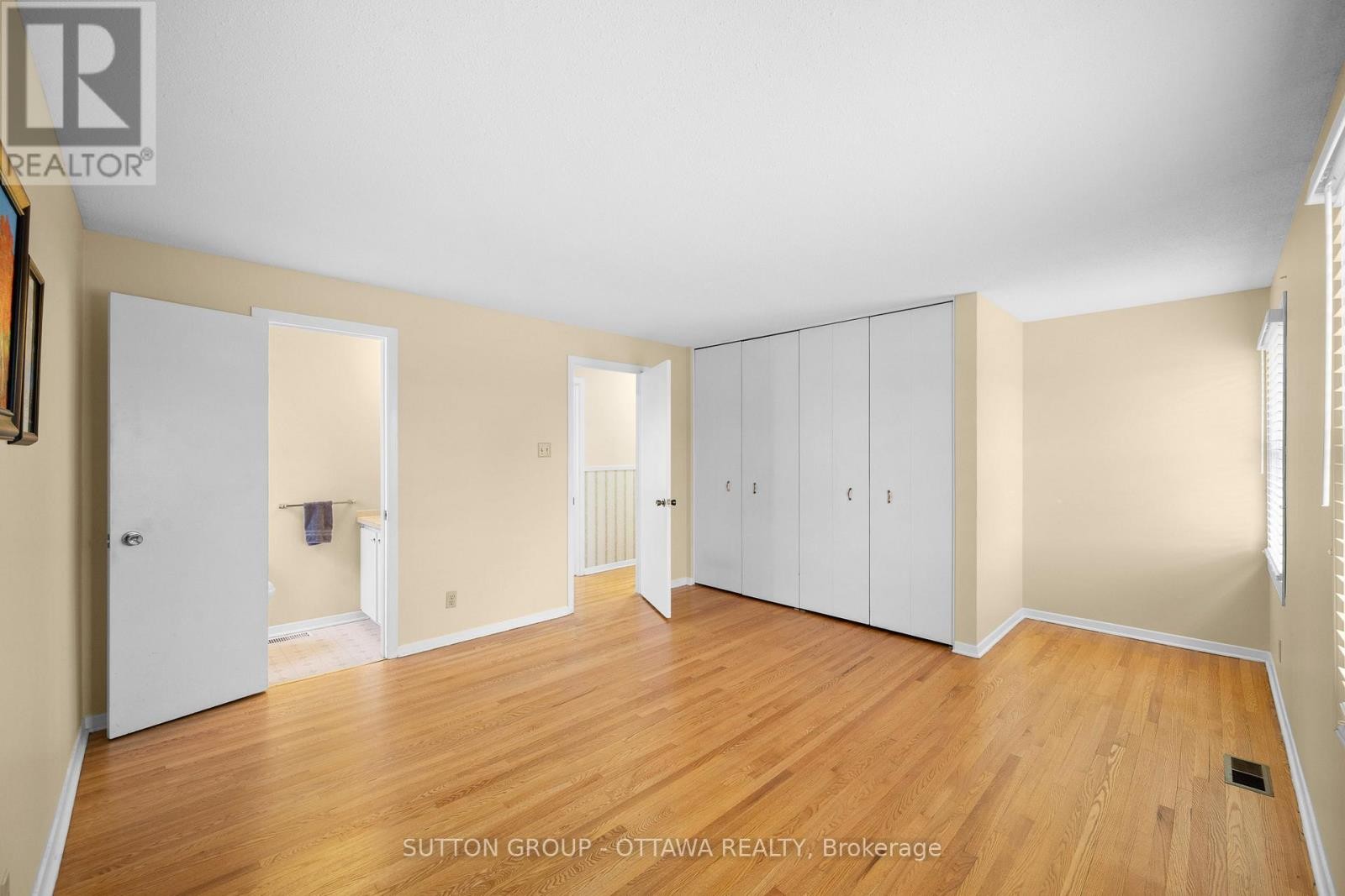 












2391 OGILVIE ROAD

,
Ottawa,




Ontario
K1J7N4

