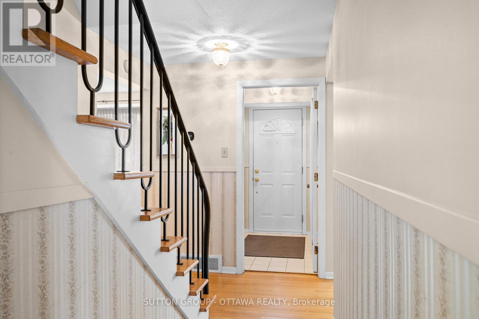 












2391 OGILVIE ROAD

,
Ottawa,




Ontario
K1J7N4

