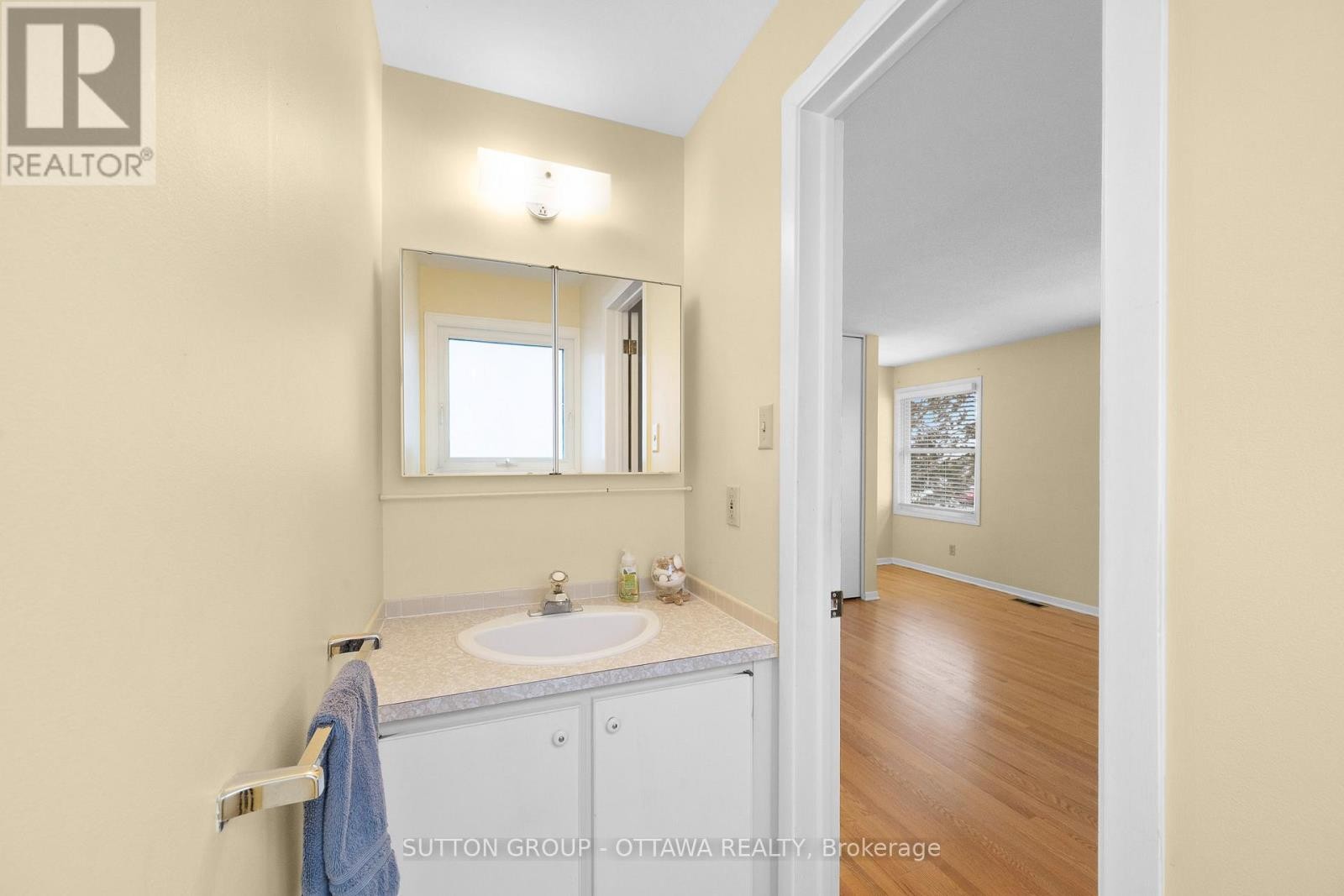 












2391 OGILVIE ROAD

,
Ottawa,




Ontario
K1J7N4

