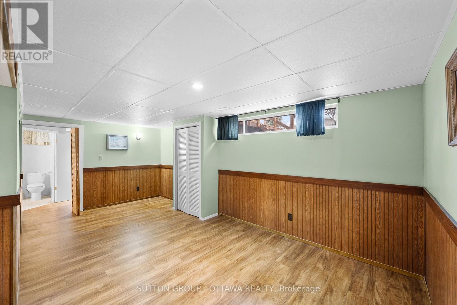 












2391 OGILVIE ROAD

,
Ottawa,




Ontario
K1J7N4

