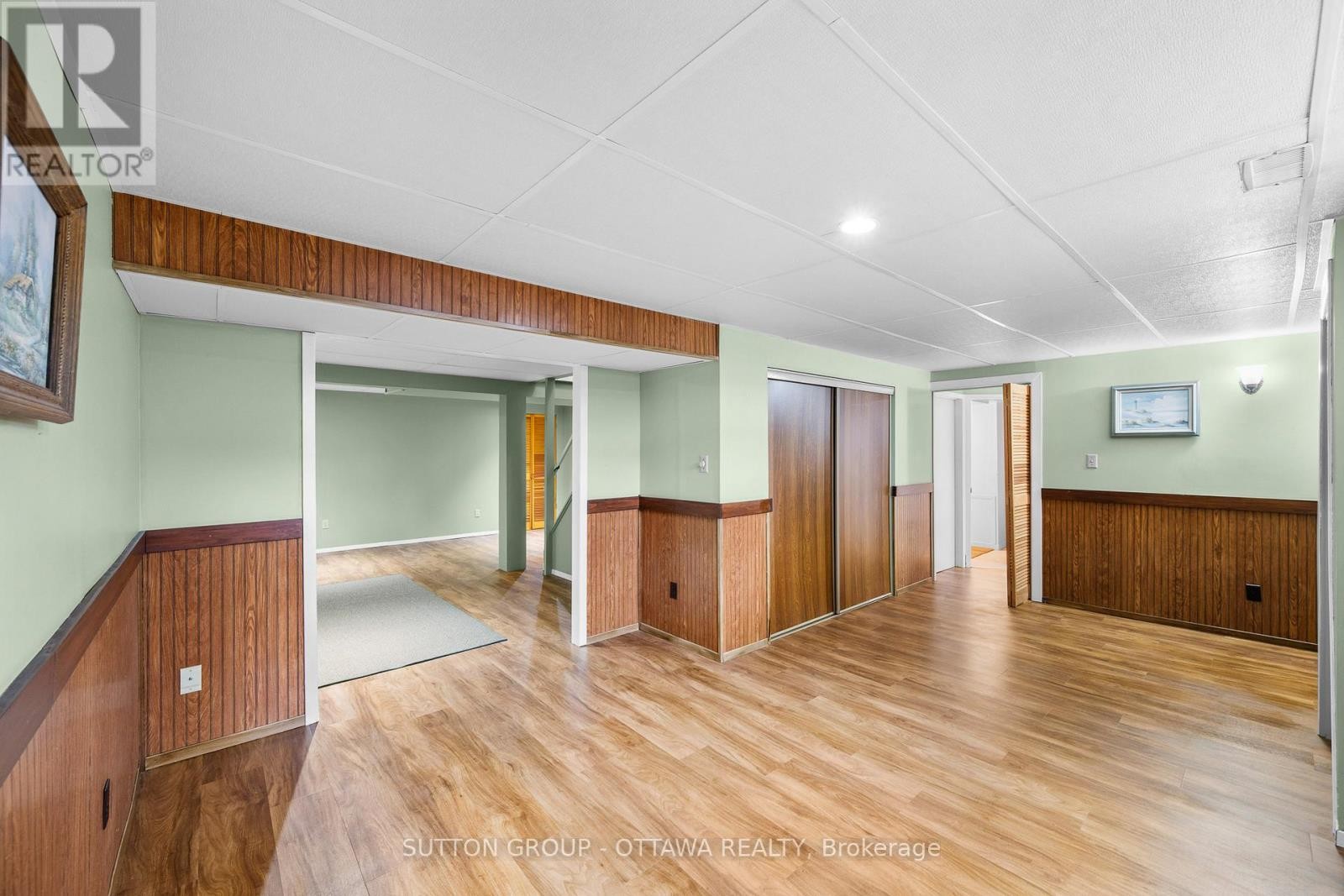












2391 OGILVIE ROAD

,
Ottawa,




Ontario
K1J7N4

