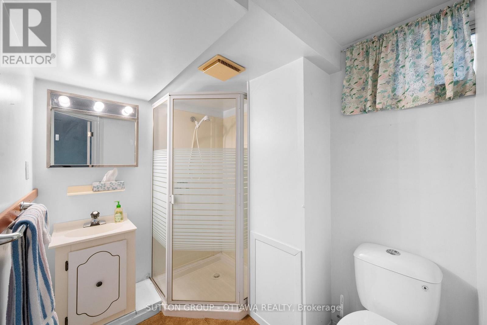 












2391 OGILVIE ROAD

,
Ottawa,




Ontario
K1J7N4

