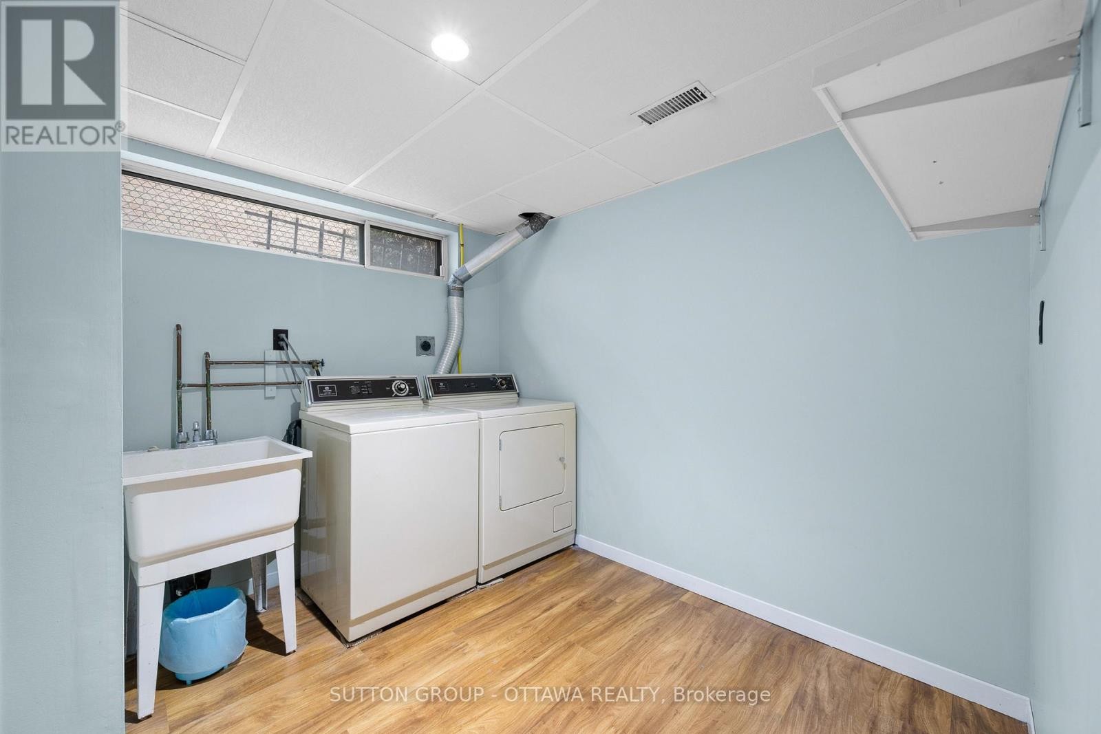 












2391 OGILVIE ROAD

,
Ottawa,




Ontario
K1J7N4

