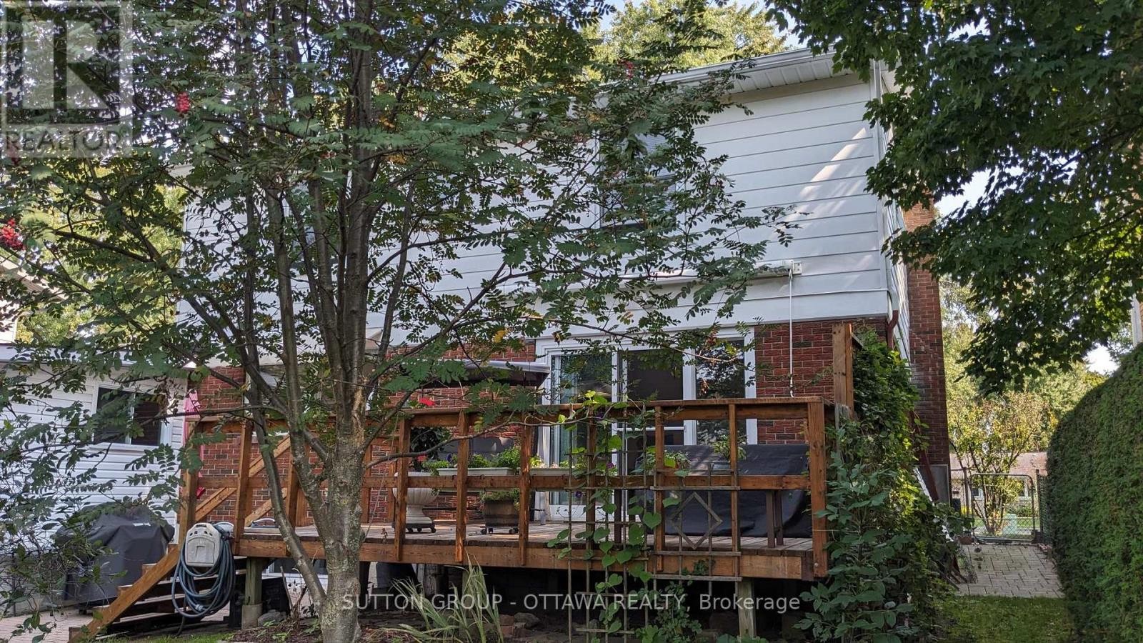 












2391 OGILVIE ROAD

,
Ottawa,




Ontario
K1J7N4

