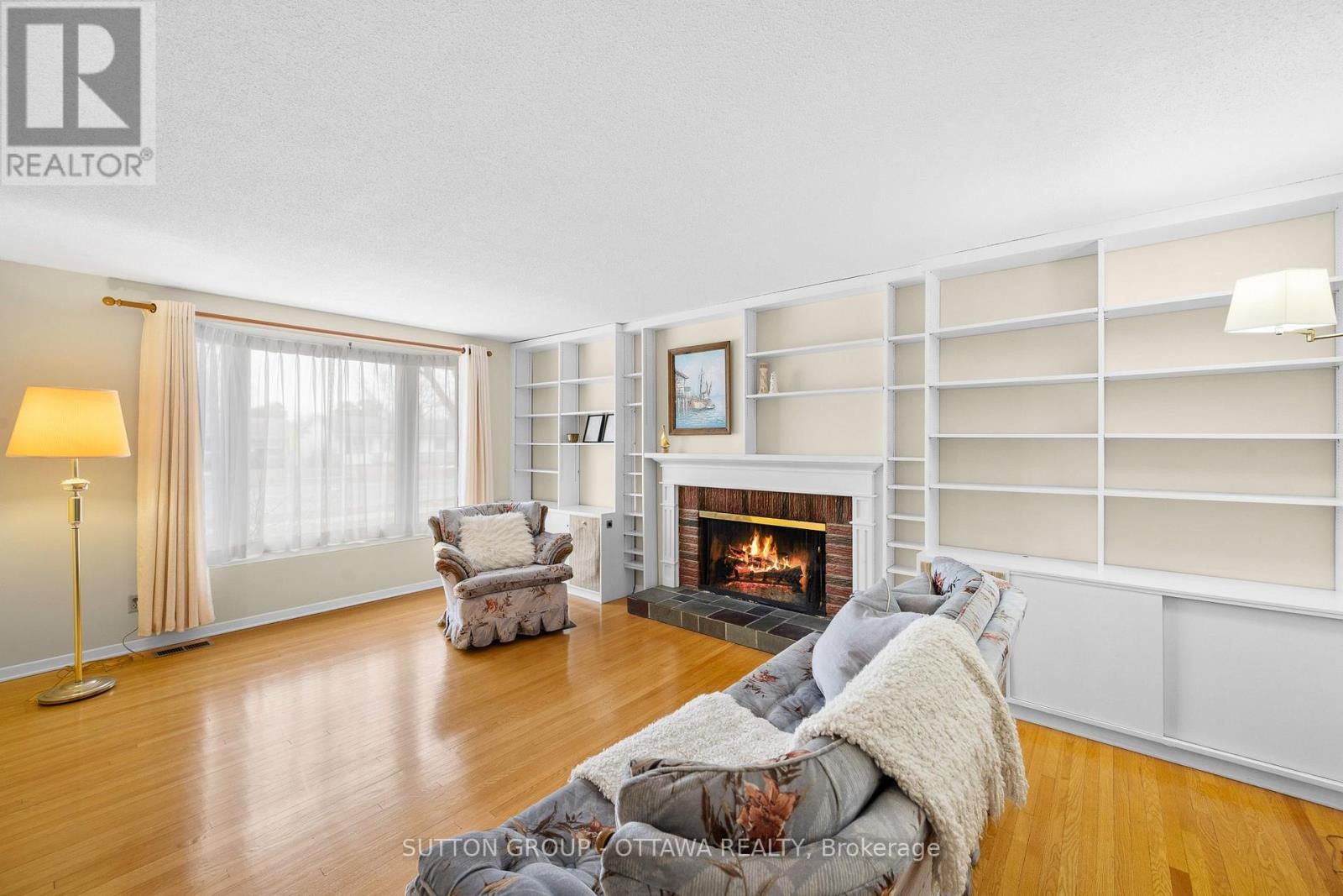 












2391 OGILVIE ROAD

,
Ottawa,




Ontario
K1J7N4

