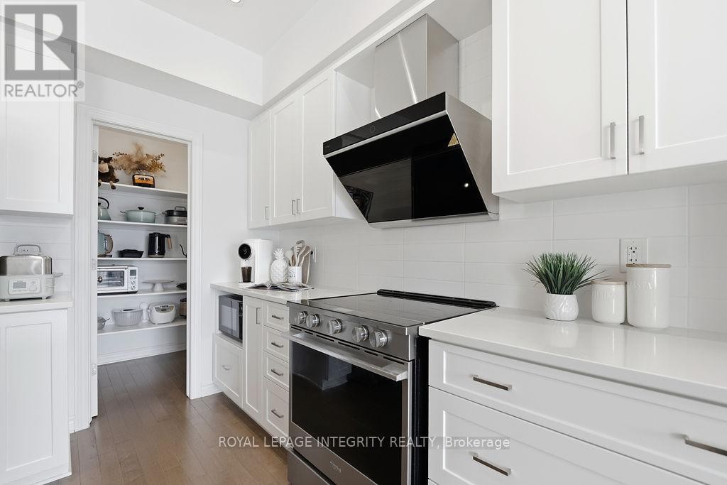 












535 BORBRIDGE AVENUE

,
Ottawa,




Ontario
K4M0J1

