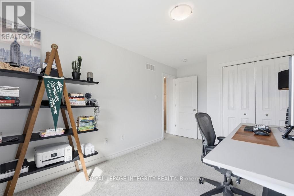 












535 BORBRIDGE AVENUE

,
Ottawa,




Ontario
K4M0J1

