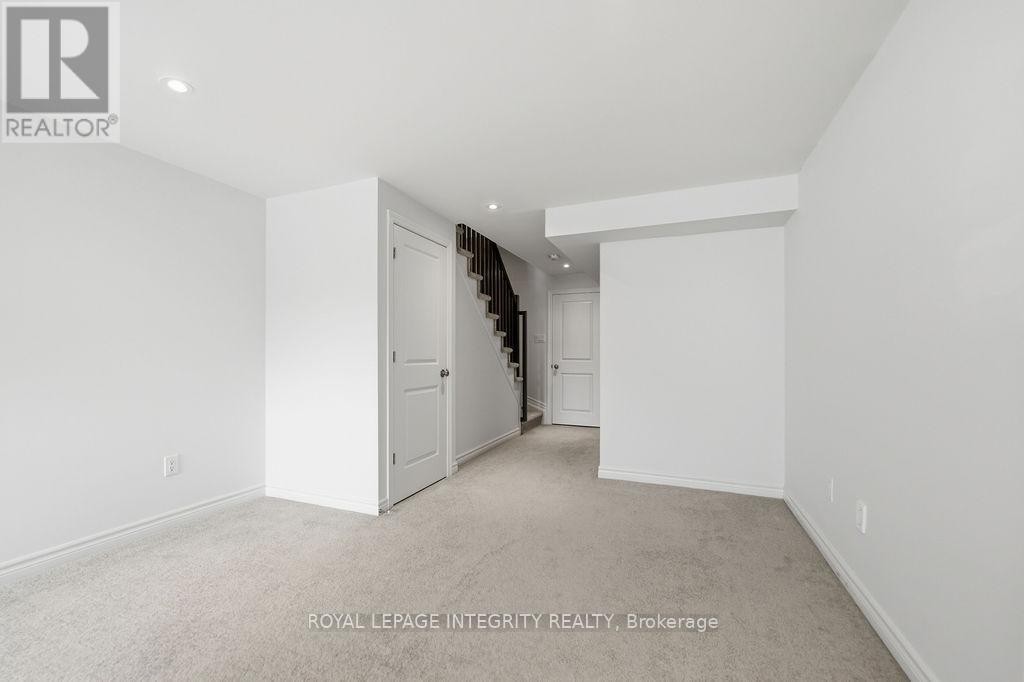 












535 BORBRIDGE AVENUE

,
Ottawa,




Ontario
K4M0J1

