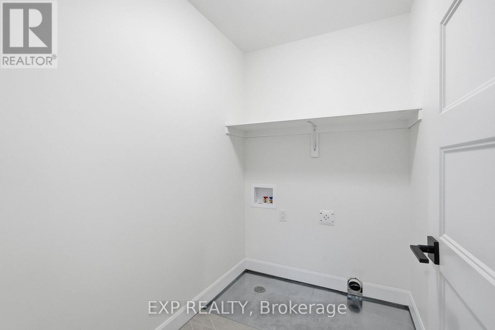 












134 ELIZABETH STREET

,
North Dundas,




Ontario
K0A2M0

