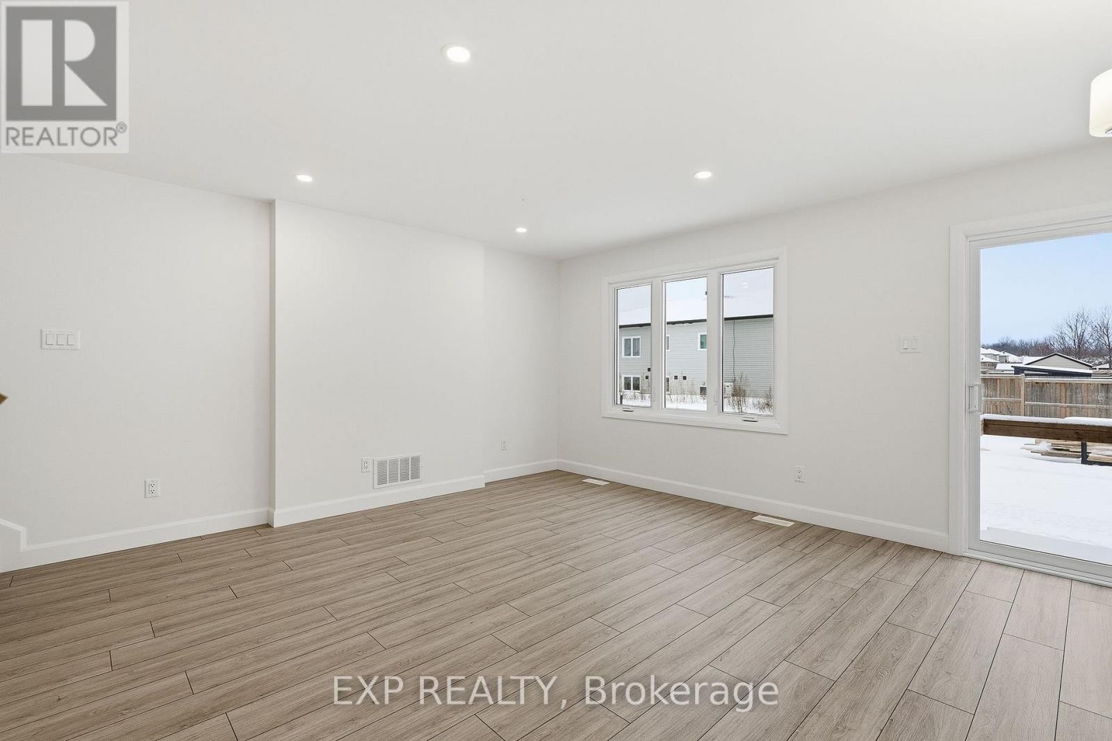 












134 ELIZABETH STREET

,
North Dundas,




Ontario
K0A2M0

