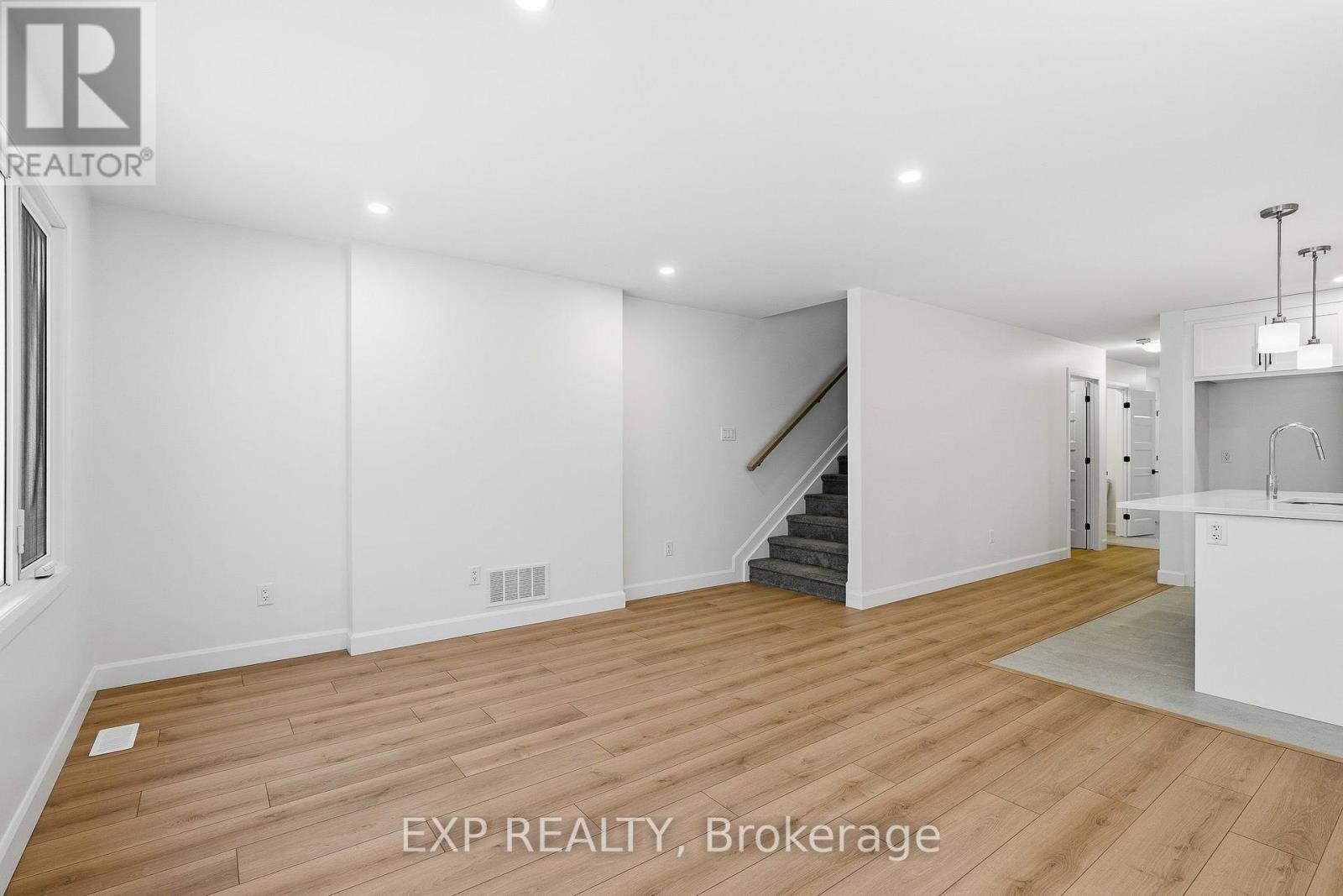 












136 ELIZABETH STREET STREET

,
North Dundas,




Ontario
K0A2M0


