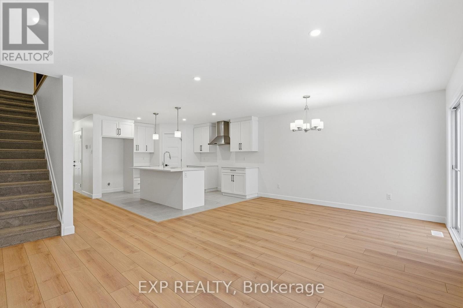 












136 ELIZABETH STREET STREET

,
North Dundas,




Ontario
K0A2M0

