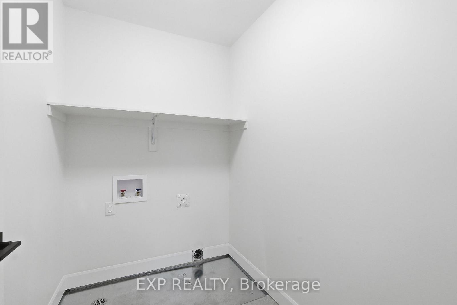 












136 ELIZABETH STREET STREET

,
North Dundas,




Ontario
K0A2M0

