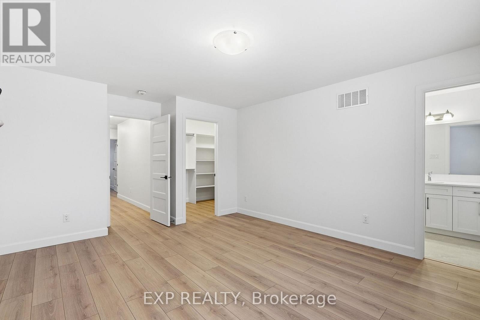 












136 ELIZABETH STREET STREET

,
North Dundas,




Ontario
K0A2M0

