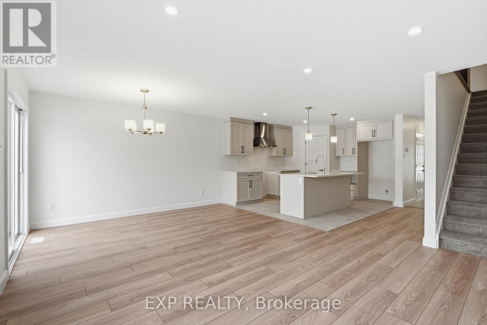 












138 ELIZABETH STREET

,
North Dundas,




Ontario
K0A2M0

