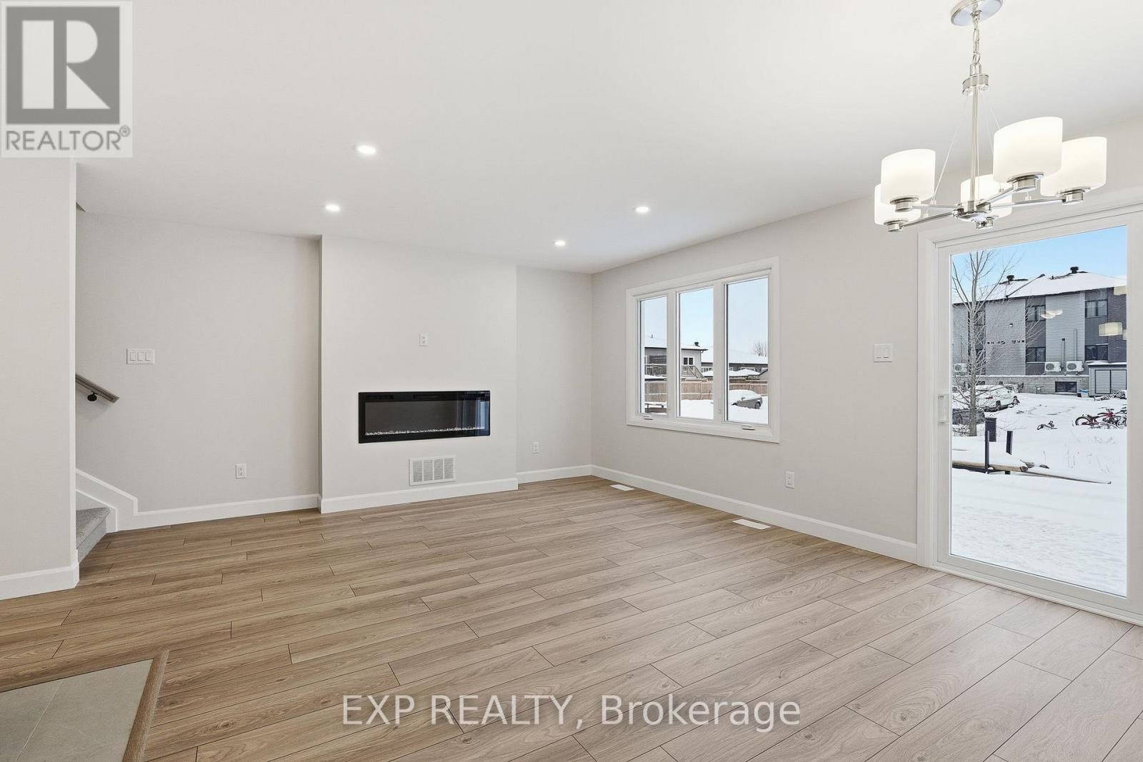 












140 ELIZABETH CRESCENT

,
North Dundas,




Ontario
K0A2M0

