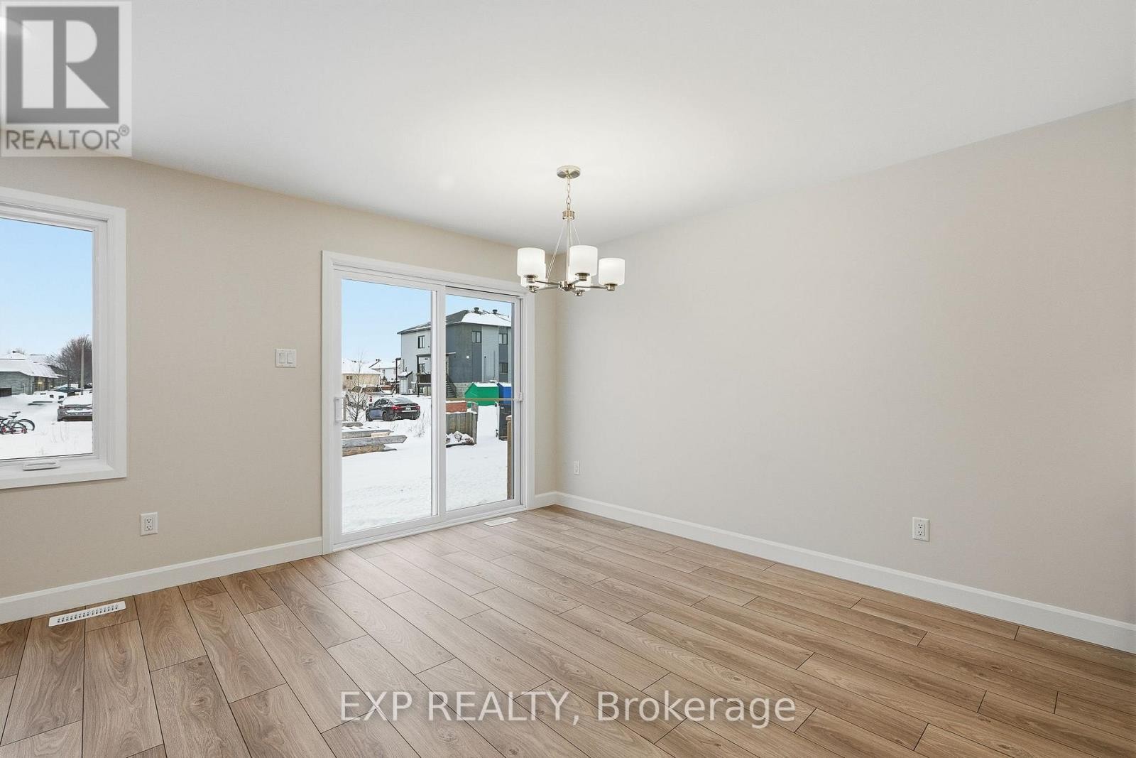 












140 ELIZABETH CRESCENT

,
North Dundas,




Ontario
K0A2M0


