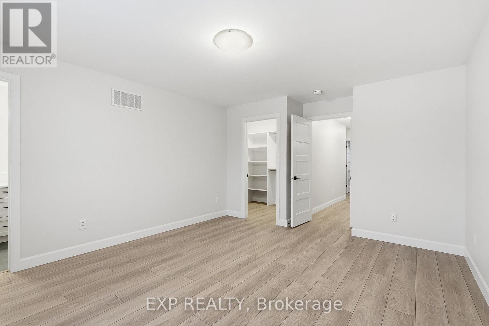 












140 ELIZABETH CRESCENT

,
North Dundas,




Ontario
K0A2M0

