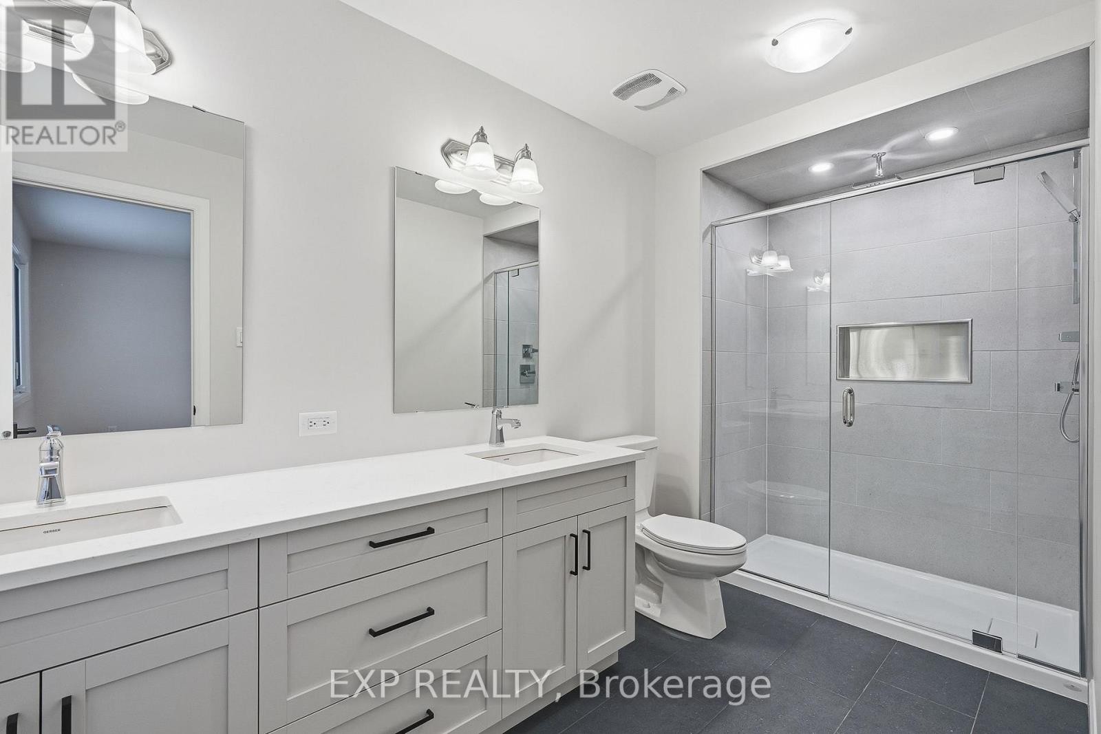 












140 ELIZABETH CRESCENT

,
North Dundas,




Ontario
K0A2M0

