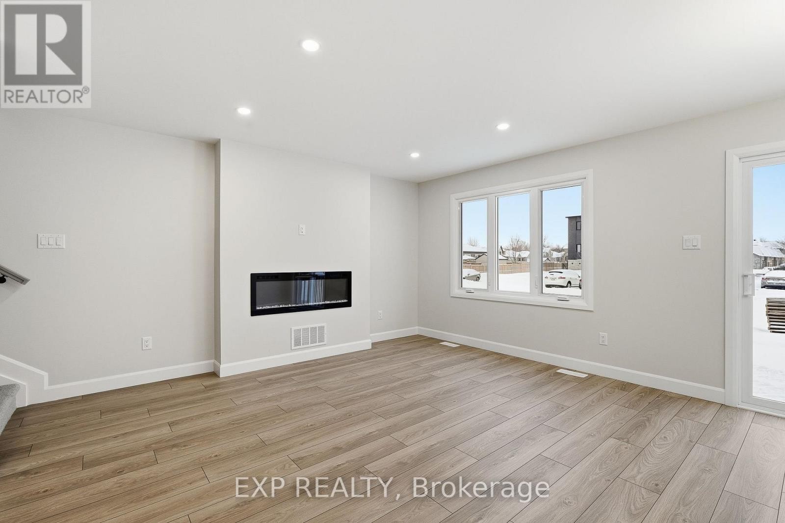 












140 ELIZABETH CRESCENT

,
North Dundas,




Ontario
K0A2M0


