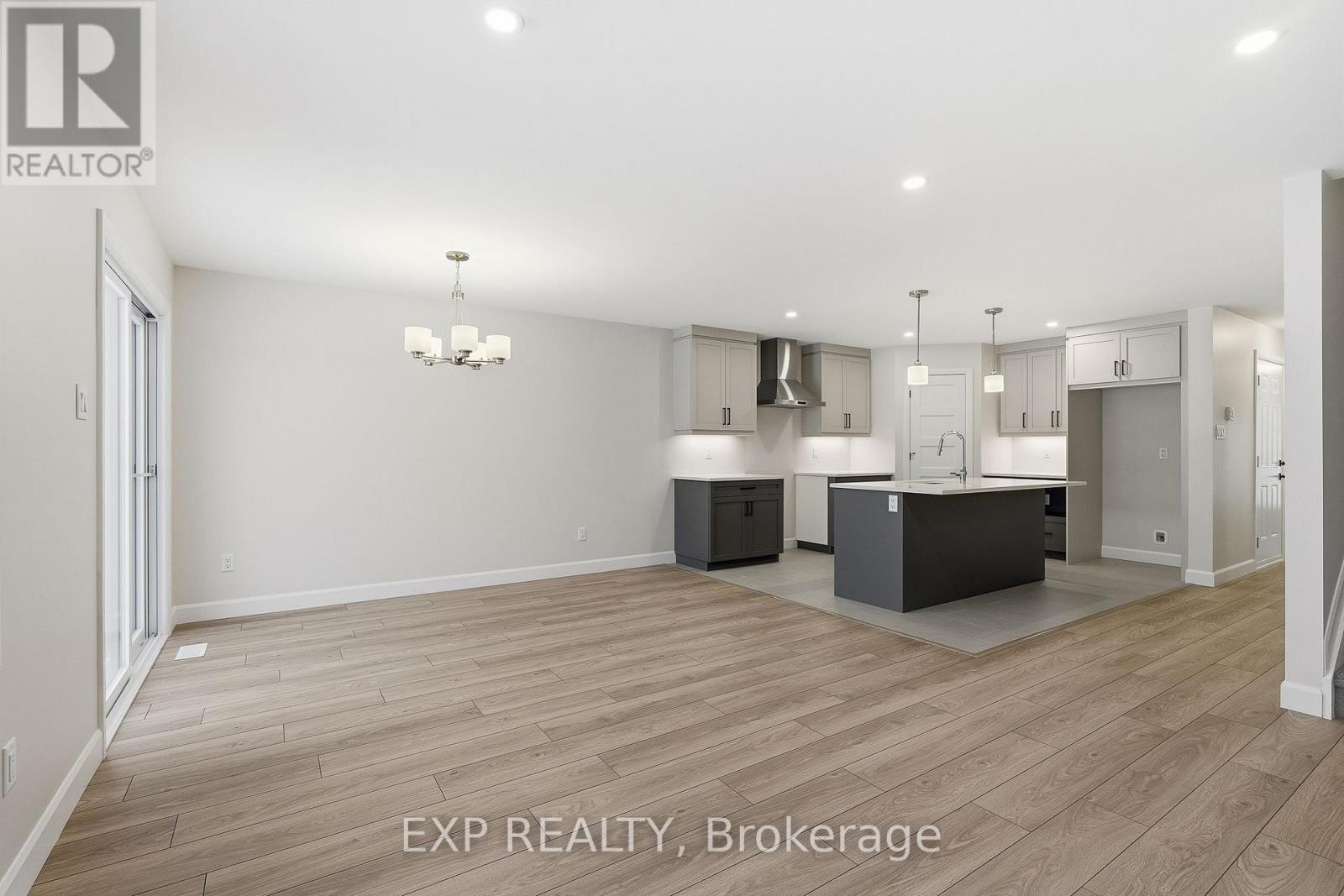 












140 ELIZABETH CRESCENT

,
North Dundas,




Ontario
K0A2M0

