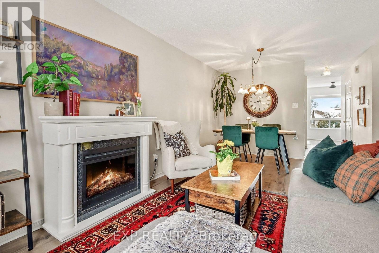 












211 GERSHWIN PRIVATE

,
Ottawa,




Ontario
K2H1G6

