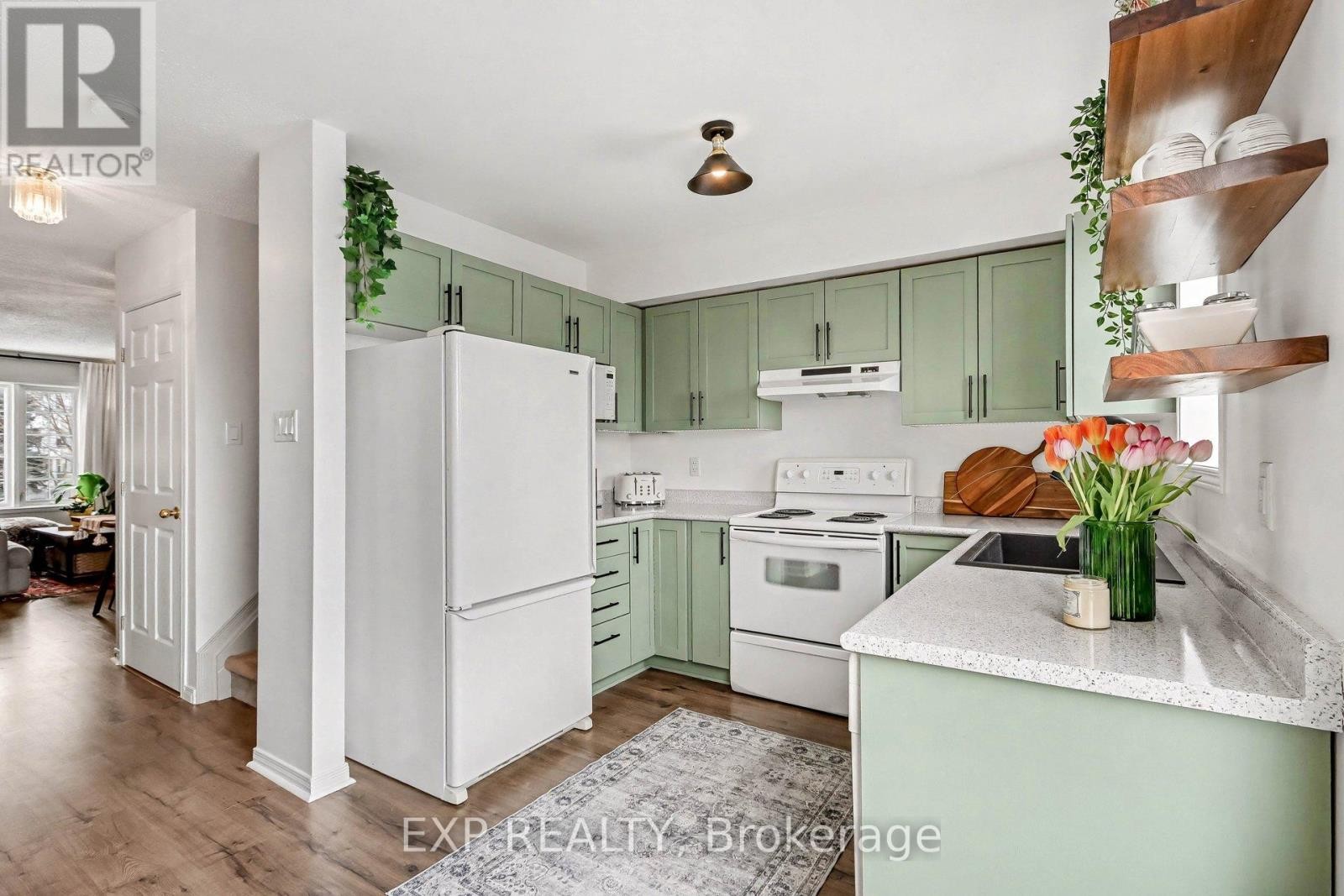 












211 GERSHWIN PRIVATE

,
Ottawa,




Ontario
K2H1G6

