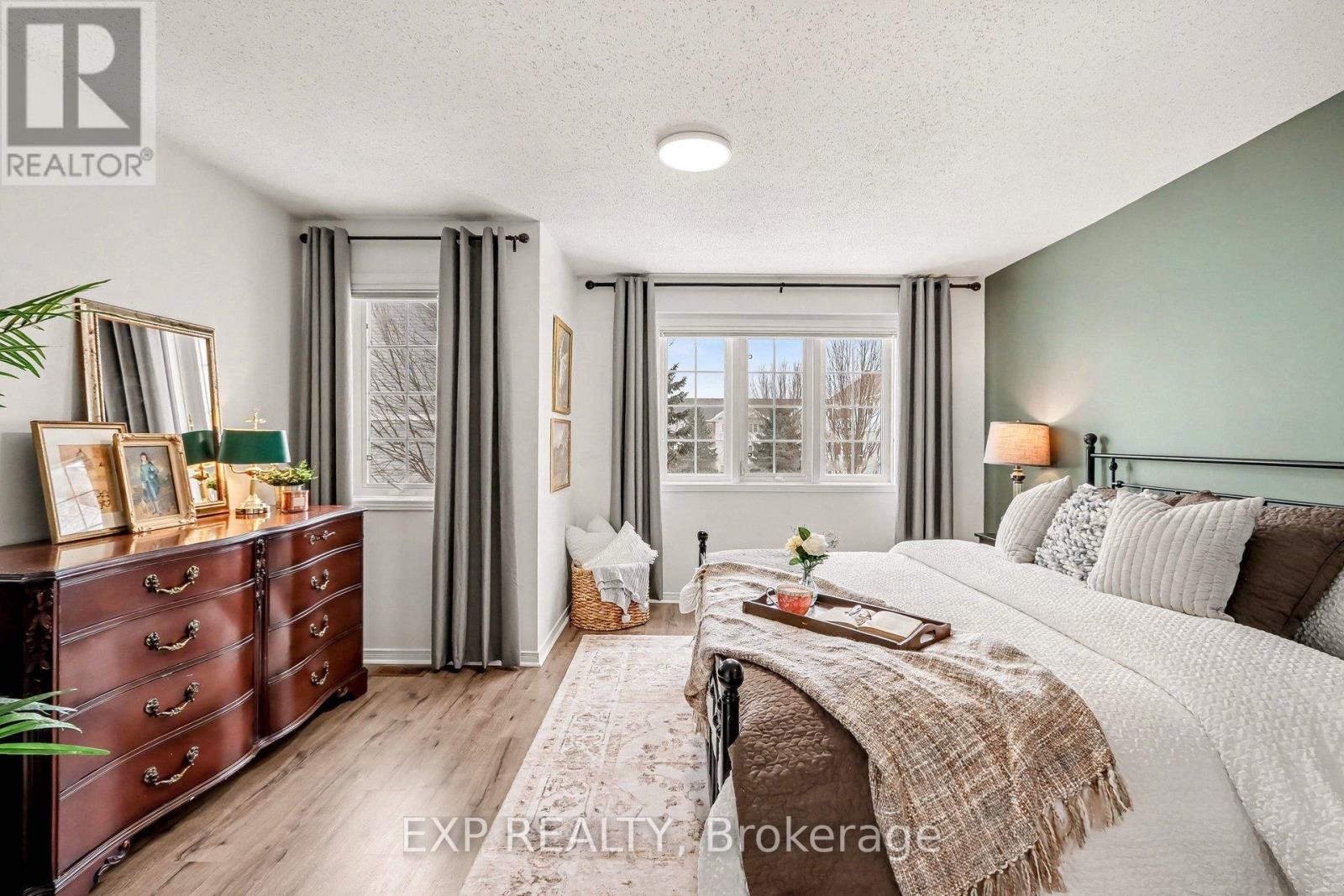 












211 GERSHWIN PRIVATE

,
Ottawa,




Ontario
K2H1G6

