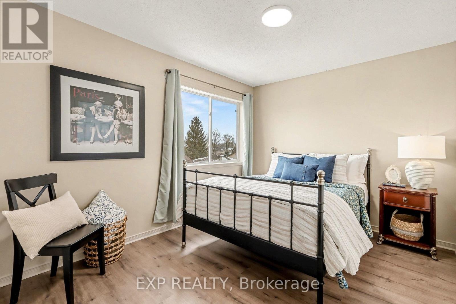 












211 GERSHWIN PRIVATE

,
Ottawa,




Ontario
K2H1G6

