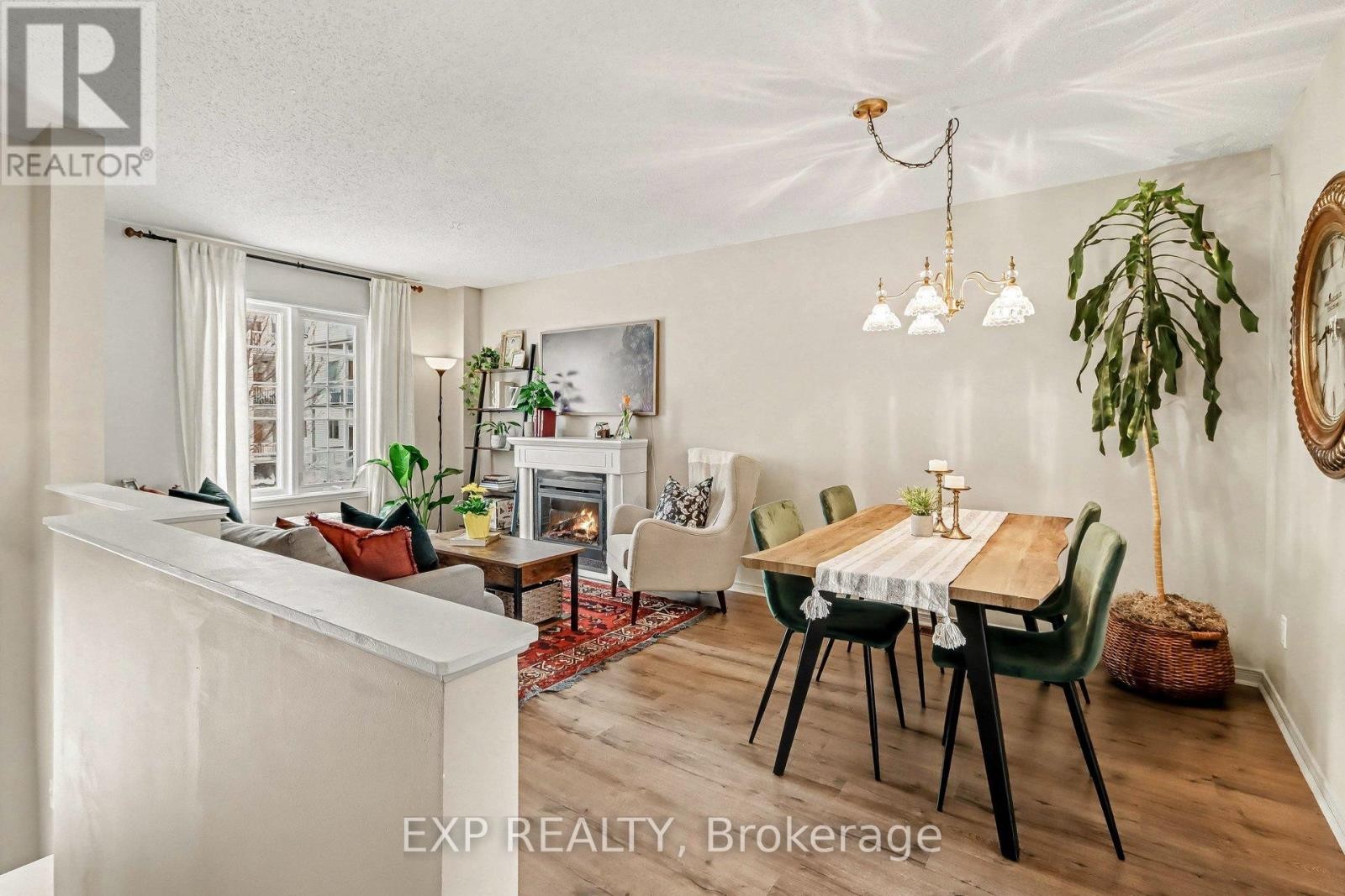 












211 GERSHWIN PRIVATE

,
Ottawa,




Ontario
K2H1G6

