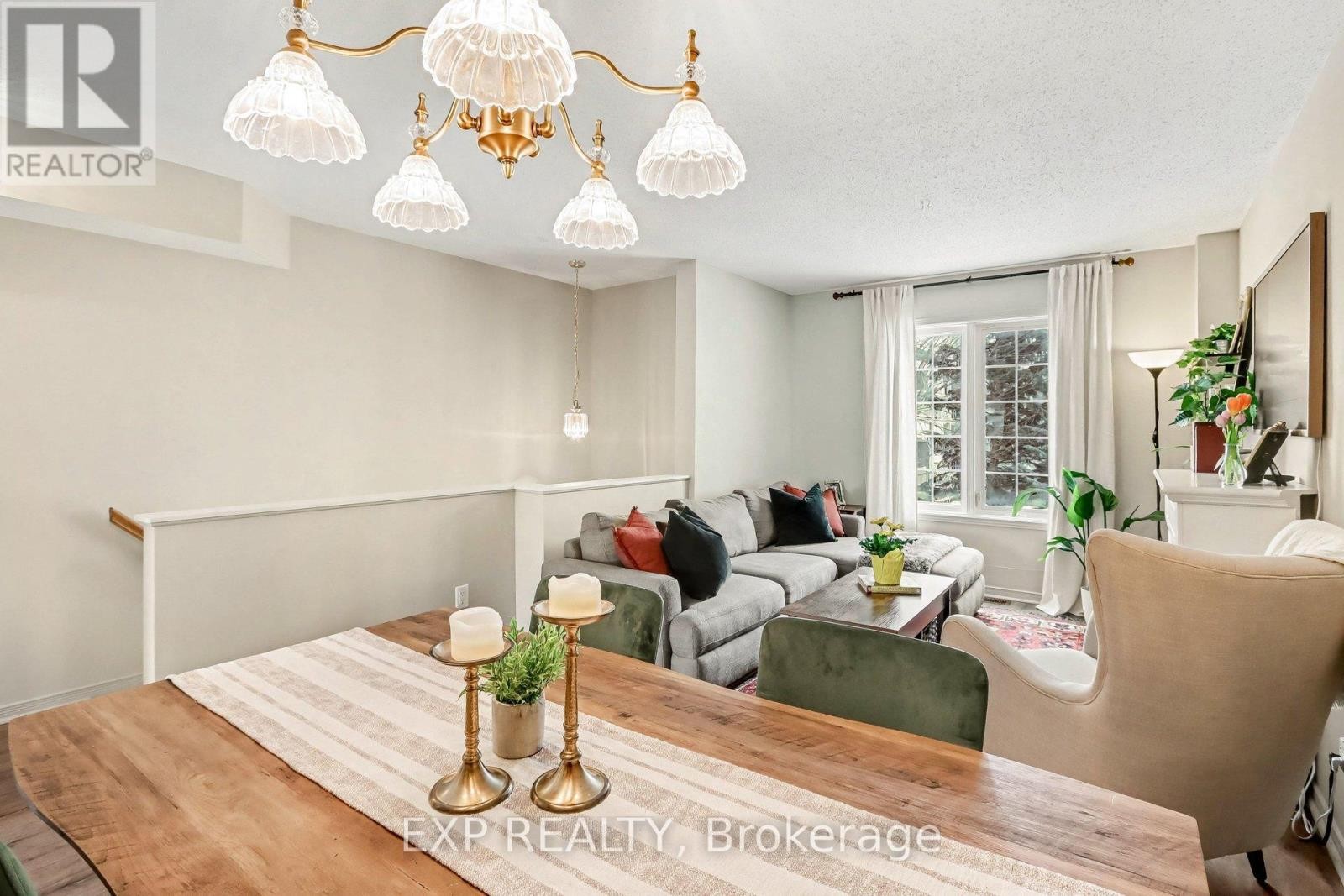 












211 GERSHWIN PRIVATE

,
Ottawa,




Ontario
K2H1G6

