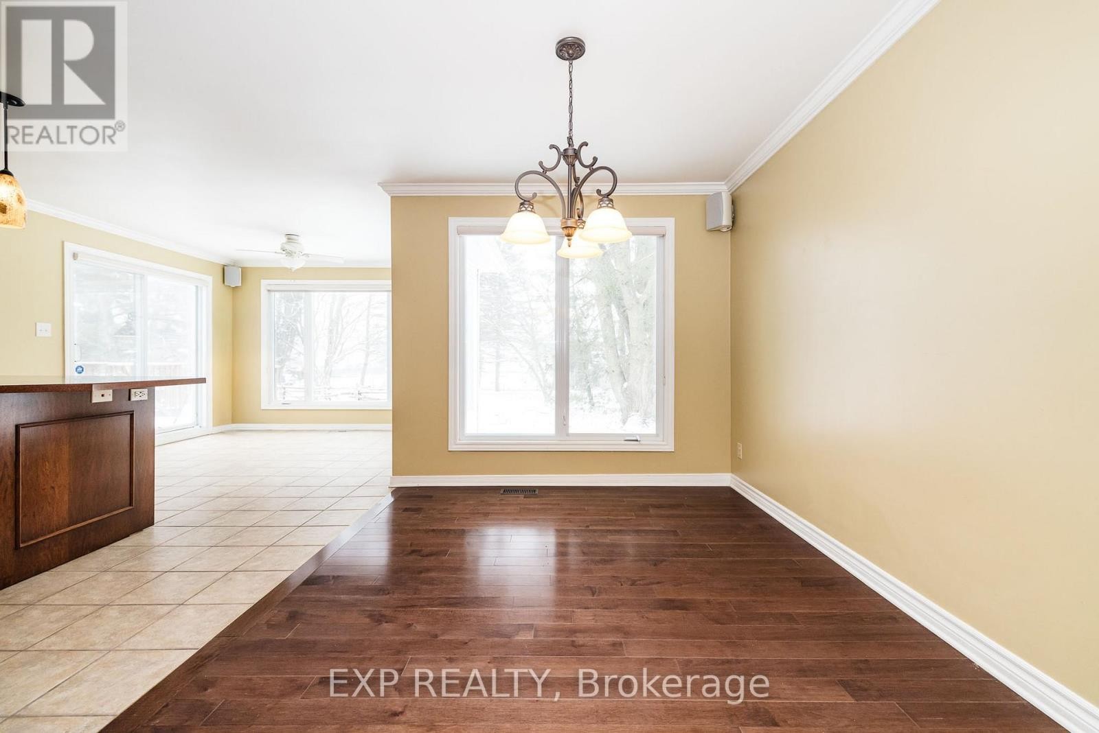 












602 CHURCH STREET

,
Russell,




Ontario
K4R1C4


