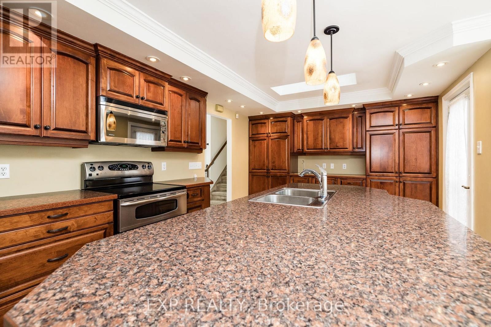












602 CHURCH STREET

,
Russell,




Ontario
K4R1C4

