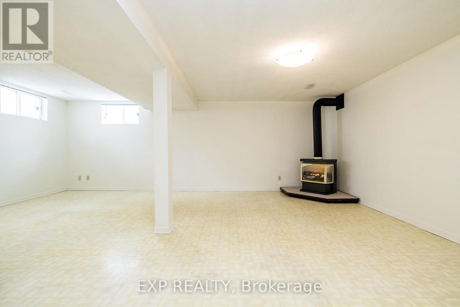












602 CHURCH STREET

,
Russell,




Ontario
K4R1C4

