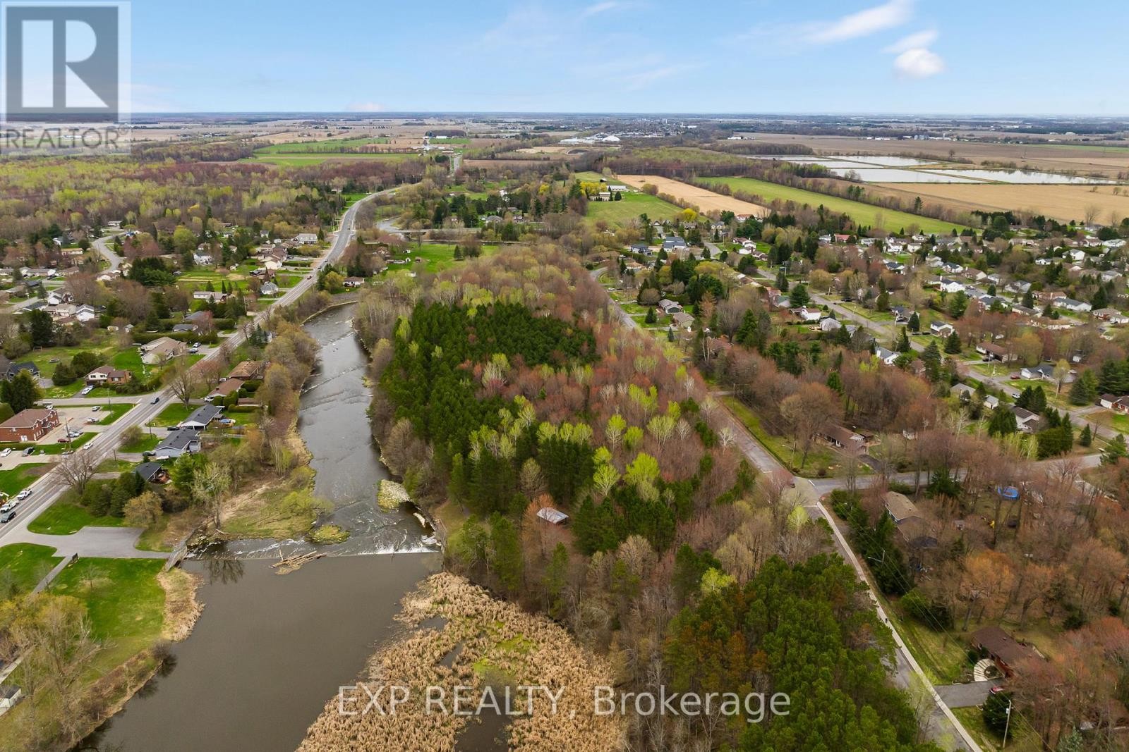 












602 CHURCH STREET

,
Russell,




Ontario
K4R1C4

