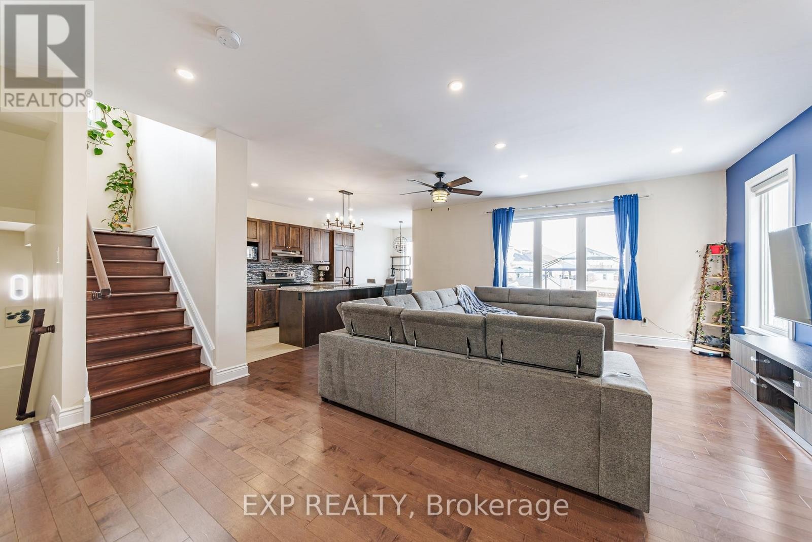 












106 BERT HALL STREET

,
Arnprior,




Ontario
K7S0G9

