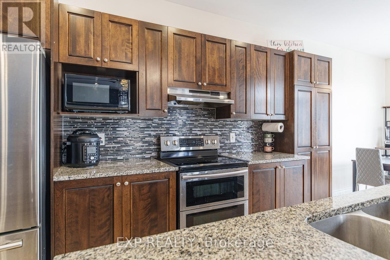 












106 BERT HALL STREET

,
Arnprior,




Ontario
K7S0G9

