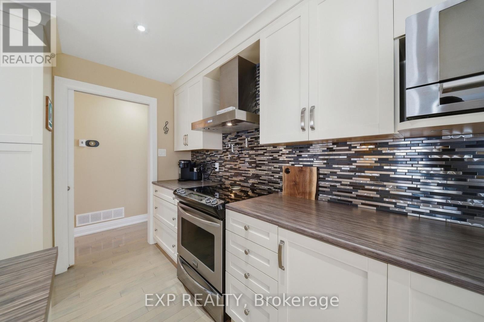 












4 PROVOST STREET

,
North Stormont,




Ontario
K0A1R0

