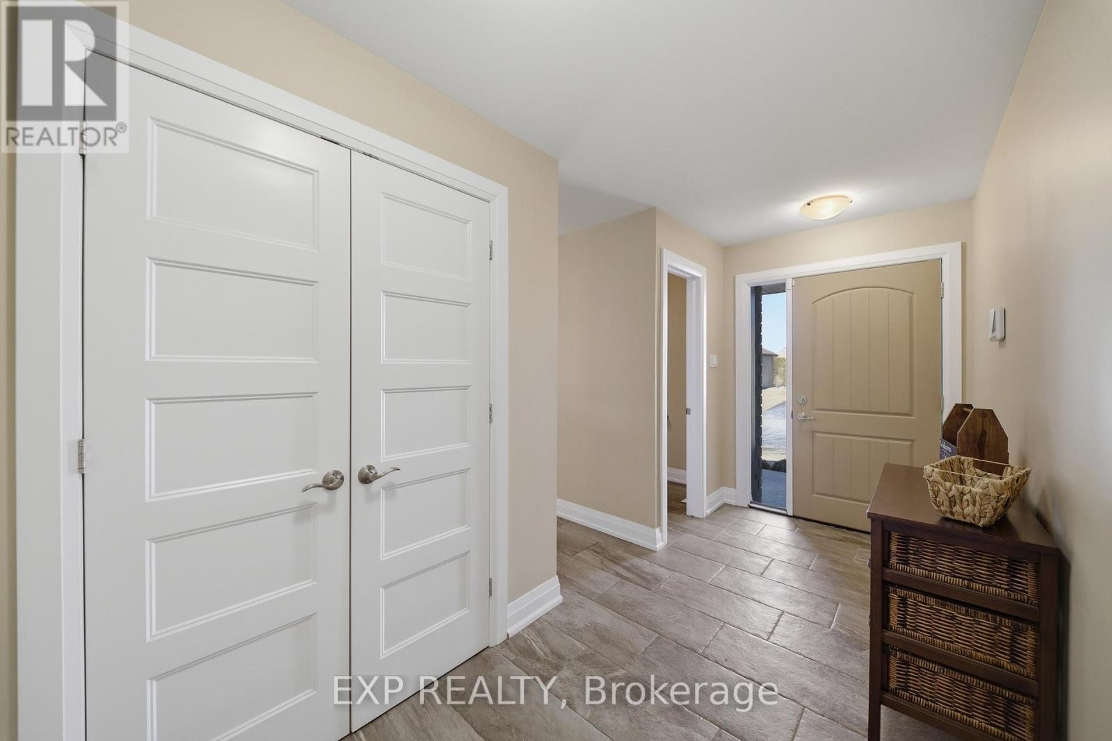 












4 PROVOST STREET

,
North Stormont,




Ontario
K0A1R0

