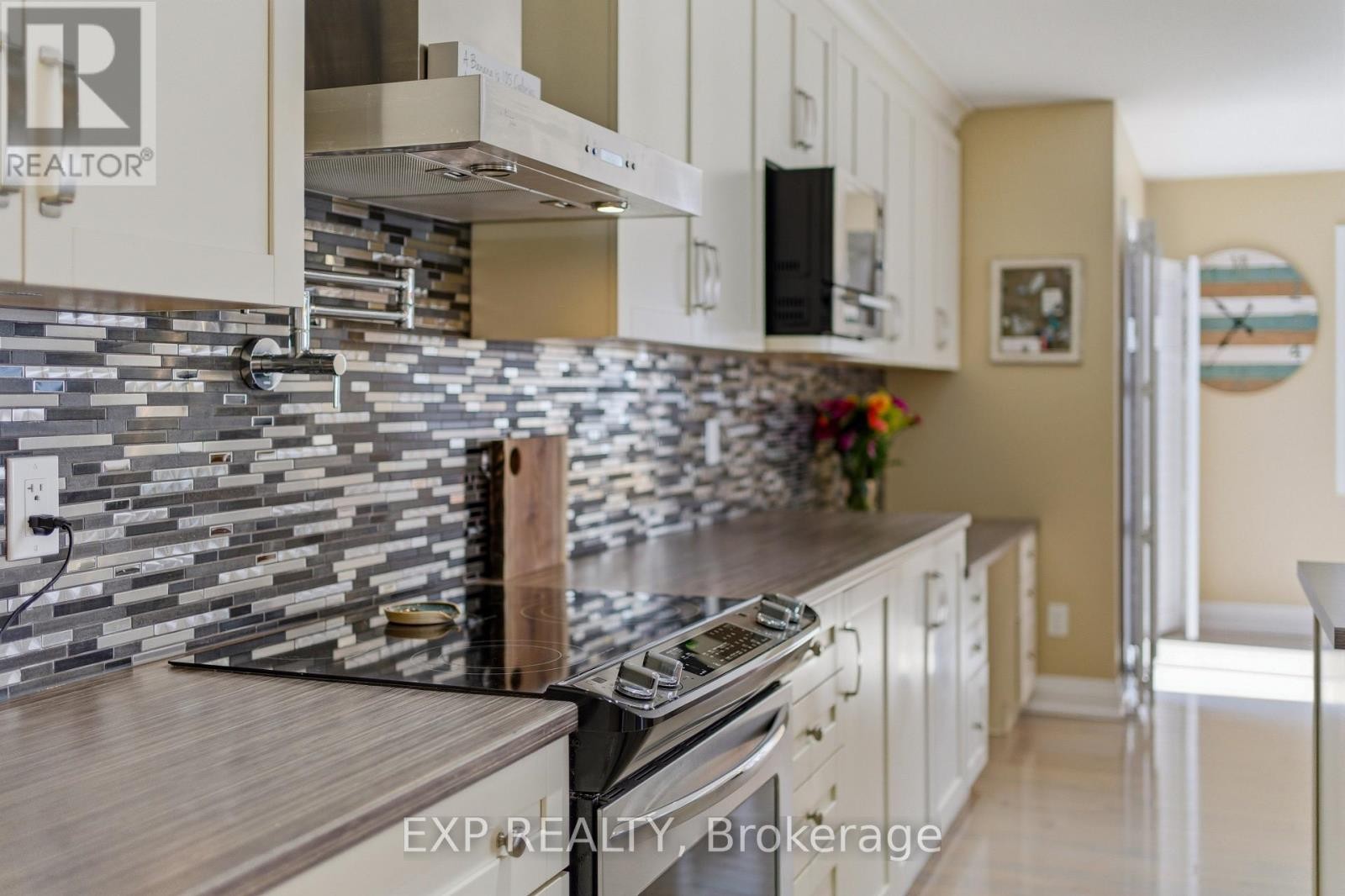 












4 PROVOST STREET

,
North Stormont,




Ontario
K0A1R0

