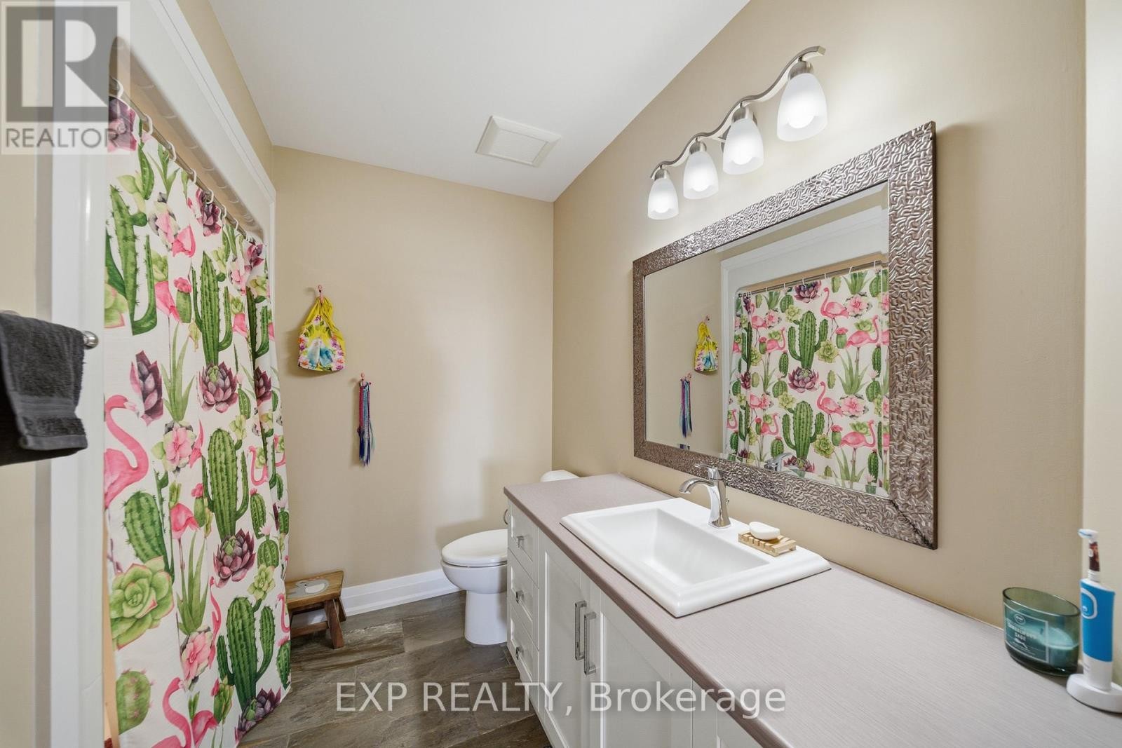 












4 PROVOST STREET

,
North Stormont,




Ontario
K0A1R0

