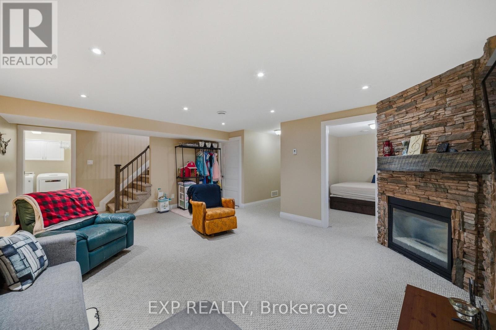 












4 PROVOST STREET

,
North Stormont,




Ontario
K0A1R0

