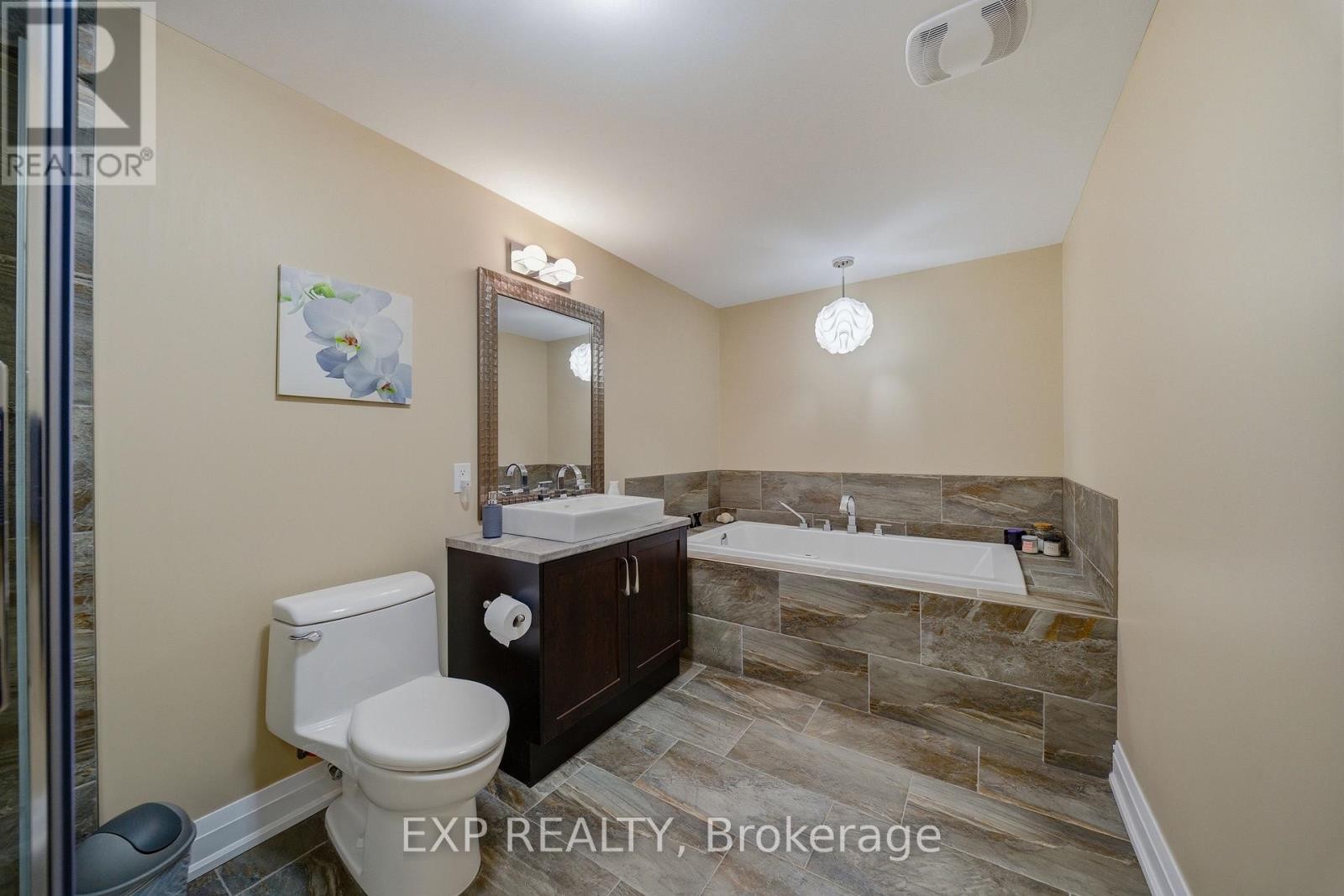 












4 PROVOST STREET

,
North Stormont,




Ontario
K0A1R0

