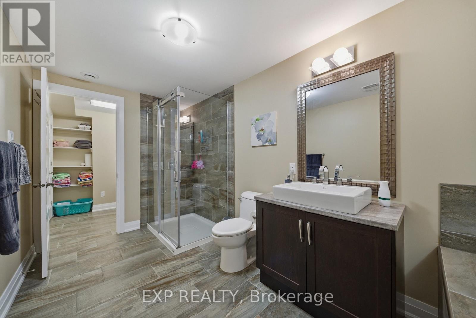 












4 PROVOST STREET

,
North Stormont,




Ontario
K0A1R0

