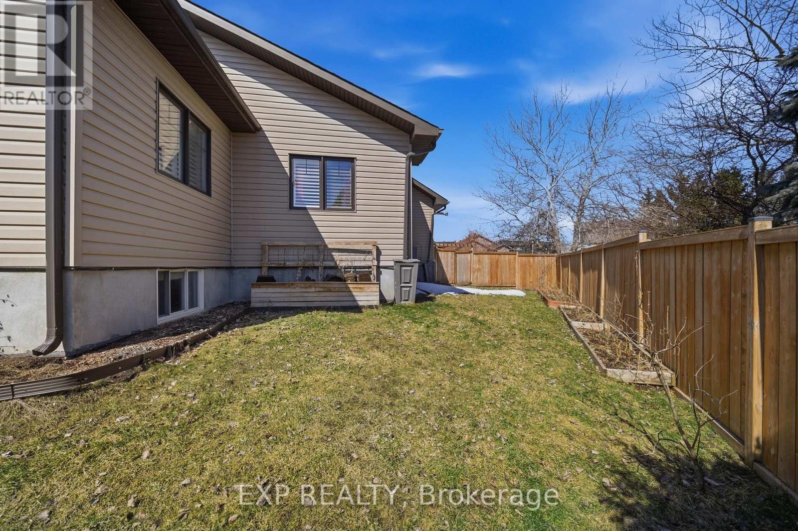 












4 PROVOST STREET

,
North Stormont,




Ontario
K0A1R0

