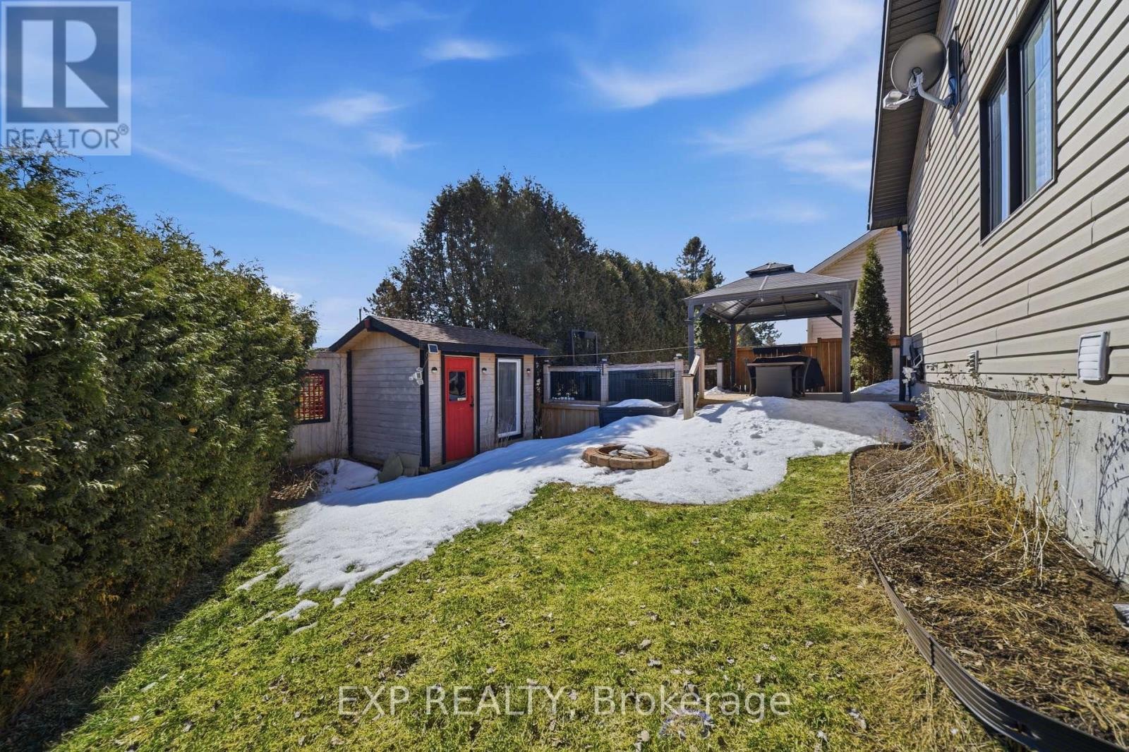 












4 PROVOST STREET

,
North Stormont,




Ontario
K0A1R0

